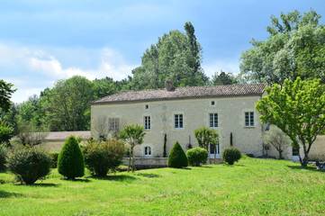 Cottage pour 2 personnes, avec terrasse et jardin ainsi que jacuzzi et piscine à Monflanquin