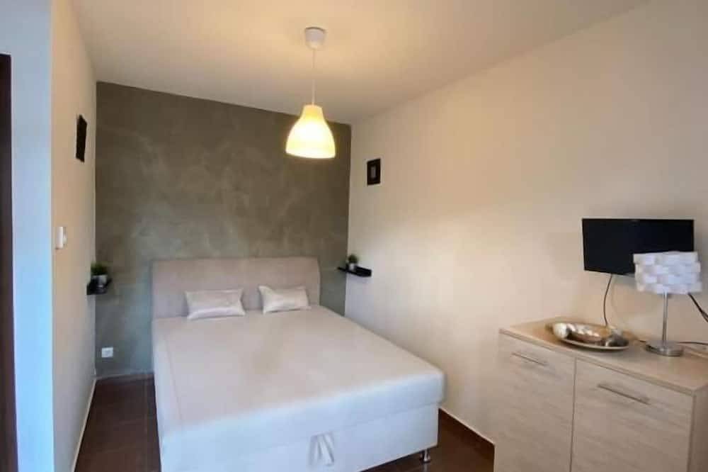Ganze Wohnung, Studio- Villa 2 - Ein Schlafzimmer Wohnung, Schläft 2 in Siofok, Siófok und Umgebung