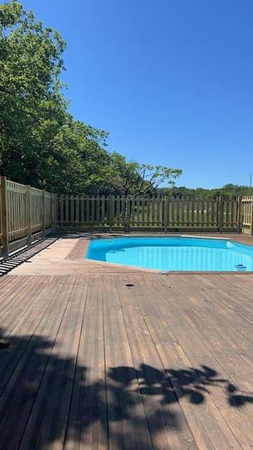 Maison de campagne pour 10 personnes, avec jardin ainsi que piscine et vue, animaux acceptés à Roussas