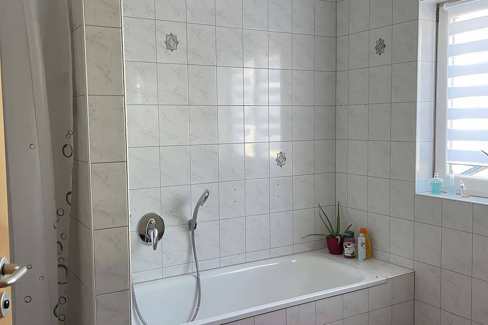 Ganze Wohnung, Barrierefreie Ferienwohnung Buck in Bad Waldsee-Reute – ruhig gelegen und gut angebunden in Bad Waldsee, Oberschwaben