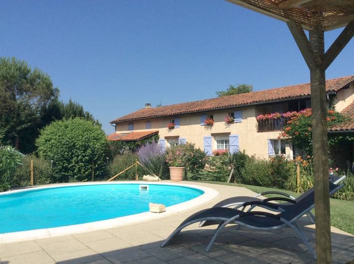 Chambre d’hôte pour 2 personnes, avec Terrasse ainsi que Jardin et Piscine
