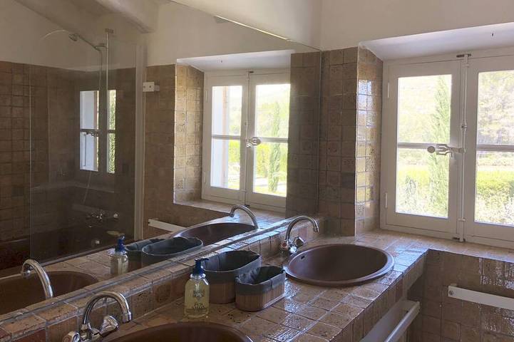 Gîte pour 11 personnes, avec jardin à Rousset - 3