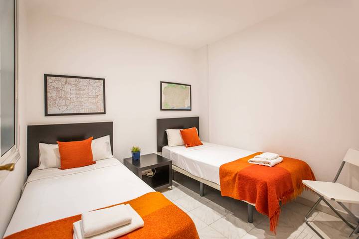 Ganze Wohnung, Ferienwohnung für 5 Personen mit Balkon in Barcelona Zentrum, Barcelona