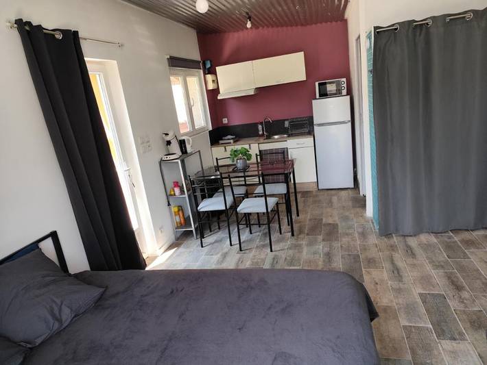 Location de vacances pour 2 personnes, avec terrasse dans Dampierre - 2