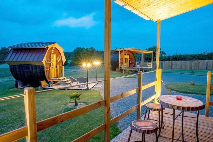 Location de vacances pour 2 personnes, avec terrasse ainsi que jardin et vue, animaux acceptés à Vaudelnay - 2