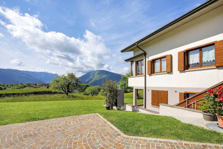 Ganze Wohnung, La Veranda – Ferienwohnung Alpago am Fuße des Monte Dolada, nahe Lago di Santa Croce in Pieve d'Alpago, Puos d'Alpago