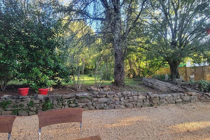 Maison de campagne pour 2 personnes, avec jacuzzi et jardin, animaux acceptés à Saint-Martin-de-Valgalgues