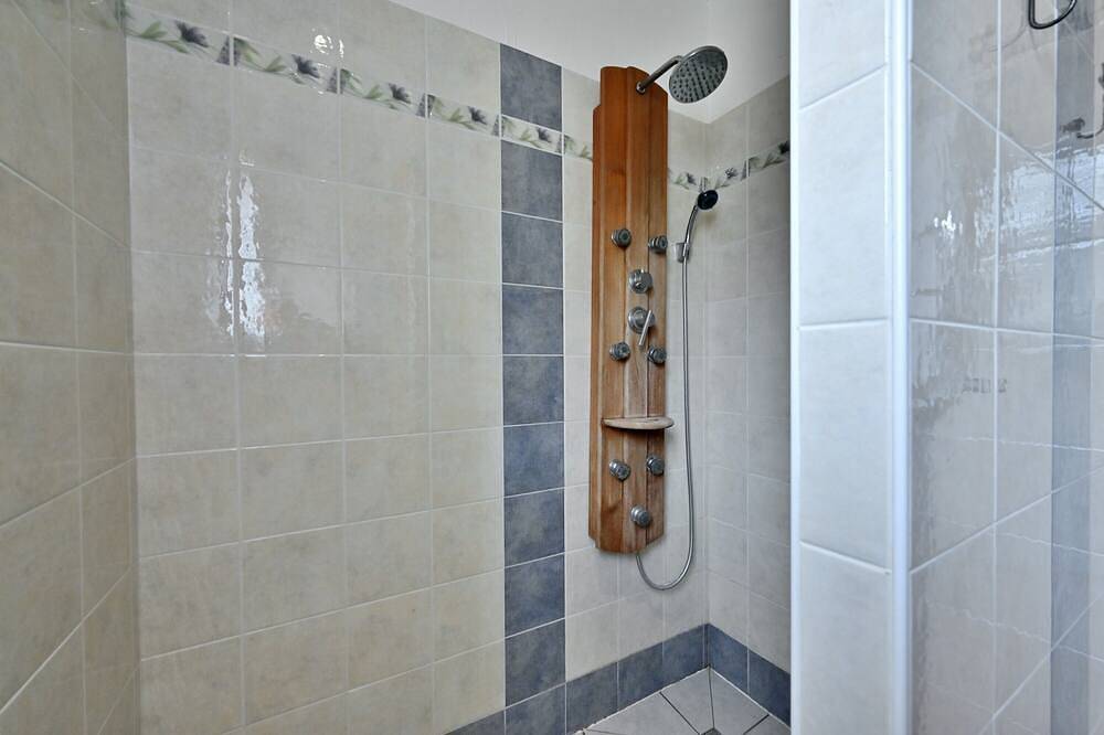 Bed and Breakfast 'Chambre Asphodeles' con vistas a la montaña, terraza y Wi-Fi in Guchen, Parque nacional de los Pirineos