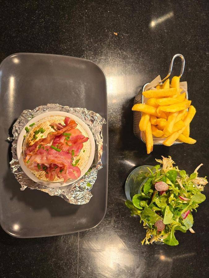 Hôtel pour 2 personnes, avec piscine et vue ainsi que jardin et terrasse à Sainte-Maure-de-Touraine - 4