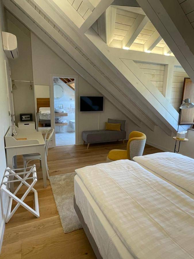 Twin Room with Shower in Villafranca del Bierzo, Cordillera Cantábrica