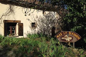 Gîte pour 6 personnes, avec terrasse et jardin, animaux acceptés à Saint-Laurent-le-Minier