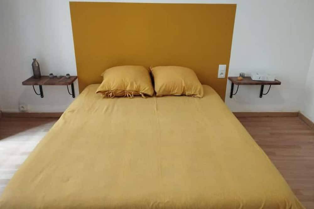 Entire apartment, Appartement en Plein Centre in Carpentras, Parc naturel régional du Mont-Ventoux