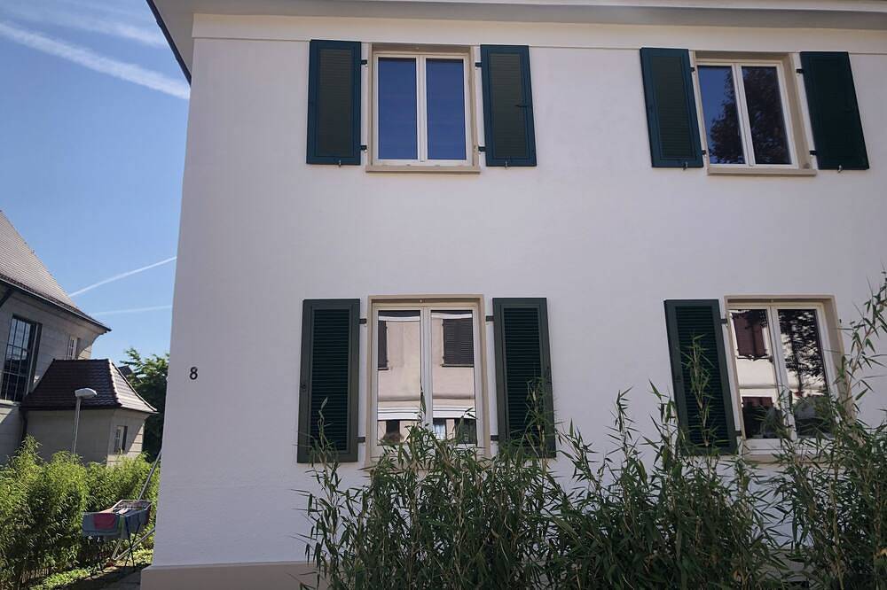 Großes Stadthaus mit Zigarrenzimmer und Garten in Feuerbach, Stuttgart