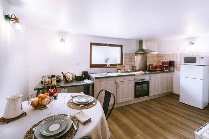Gîte pour 2 personnes, avec vue et jardin à Bonvillard