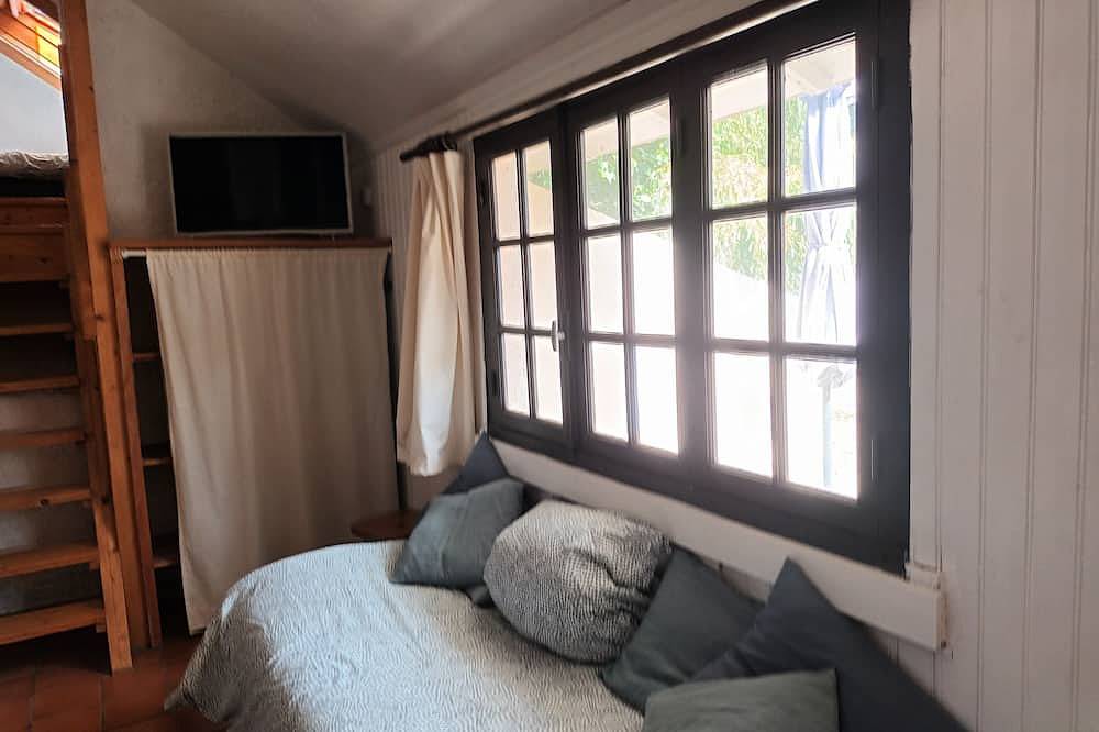 Ganze Wohnung, Independent apartment - expectionnal sea view - swimming pool - 5 persons in Morgat, Crozon