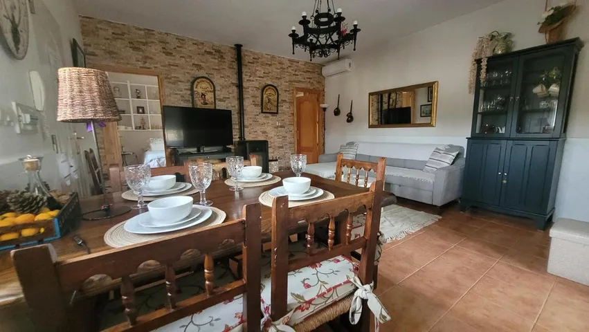 Apartamento de vacaciones para 4 personas, con vistas además de piscina y jardín - 1