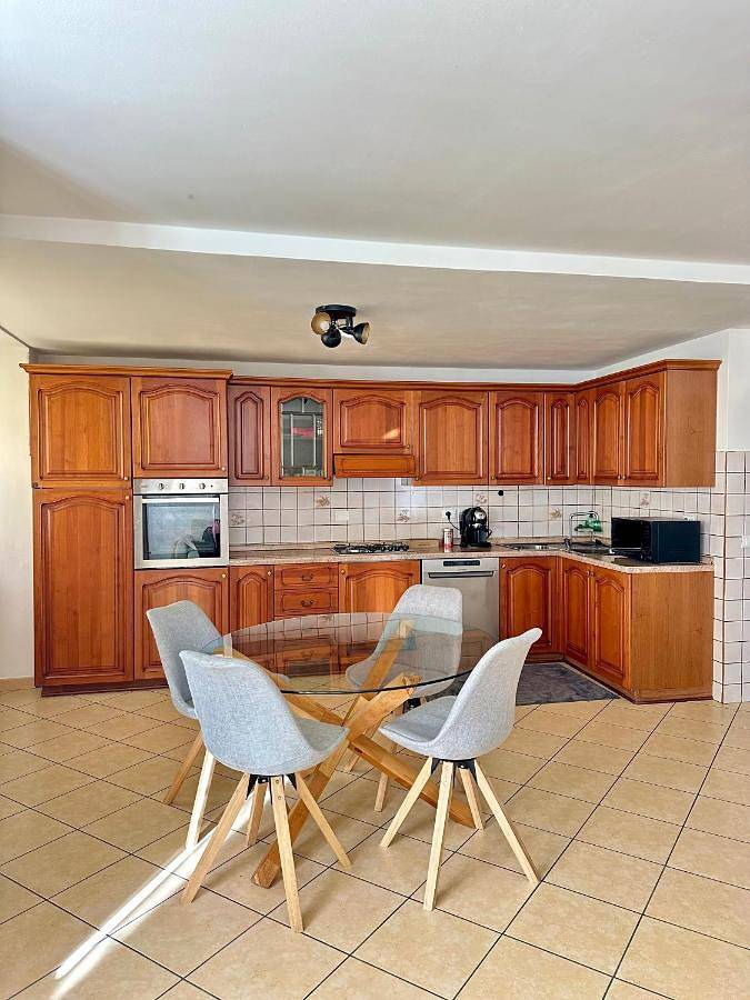 Gîte pour 4 personnes, avec terrasse dans Pettenasco - 2