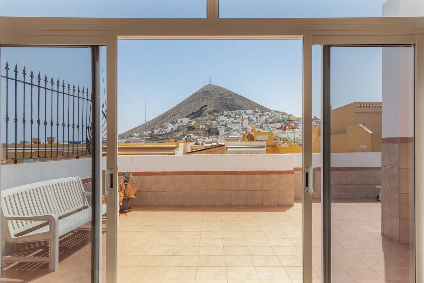 Ganze Wohnung, Ferienwohnung 'San Miguel' mit Meerblick, Wlan und Klimaanlage in La Costurera, Gáldar