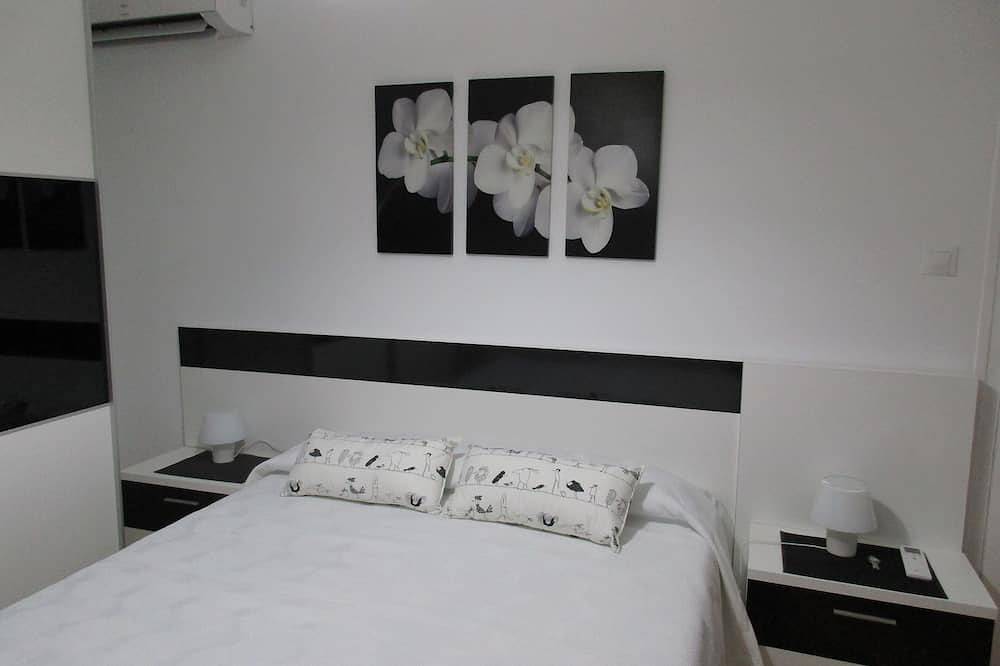 “Ampolla Villa”, 5 min away from the beach, 500 sqm garden, 9 persons in Terres de l'Ebre, Costa Dorada