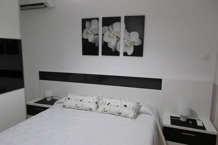 “Ampolla Villa”, 5 min away from the beach, 500 sqm garden, 9 persons in l'Ampolla, Costa Dorada