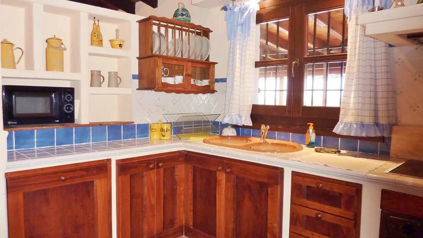 Chalet para 5 personas, con jacuzzi y terraza además de piscina y jardín, Se admiten mascotas en Antequera - 4