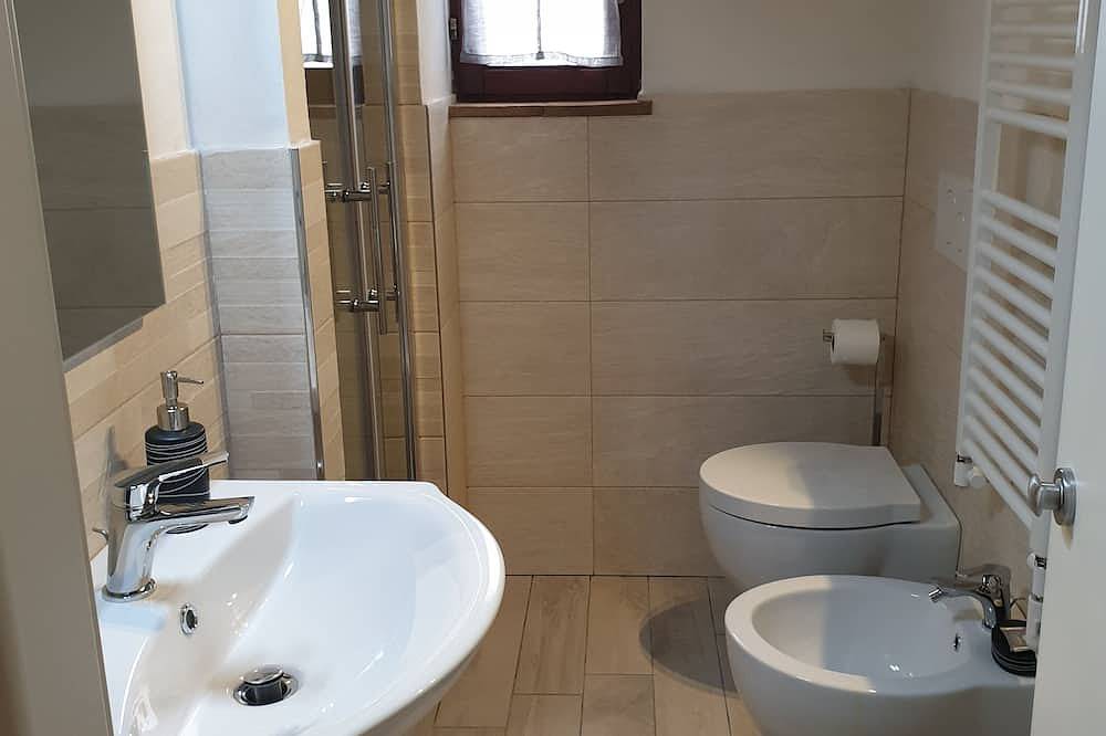 Ganze Wohnung, Romantische Zwei-Zimmer-Wohnung mit Blick auf die Landschaft von Siena in Siena, Siena Provinz