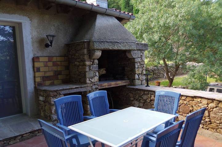 Gîte pour 4 personnes, avec terrasse, animaux acceptés à Colombières-sur-Orb