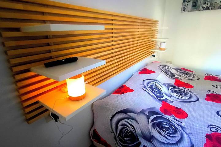 Appartamento intero, Accogliente appartamento 40 mq.  e ben collegato con mezzi pubblici in Casal Morena, Roma