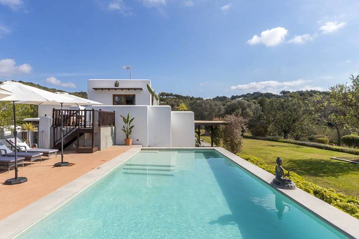 Ferienhaus für 24 Personen, mit Whirlpool und Garten