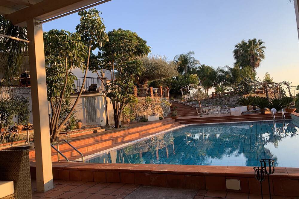 Piscine privée sans chlore et vue sur l'Etna - Villa Calipso - Taormina in Trappitello-Chianchitta, Taormina