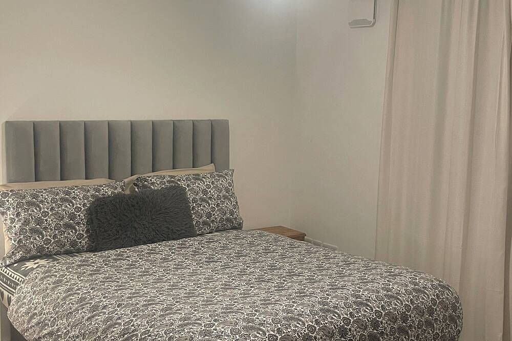 Entire apartment, Lovely room close to the airport and city centre in Dublin, County Dublin