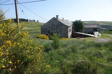 Gîte pour 4 personnes, avec jardin et terrasse à Les Vastres