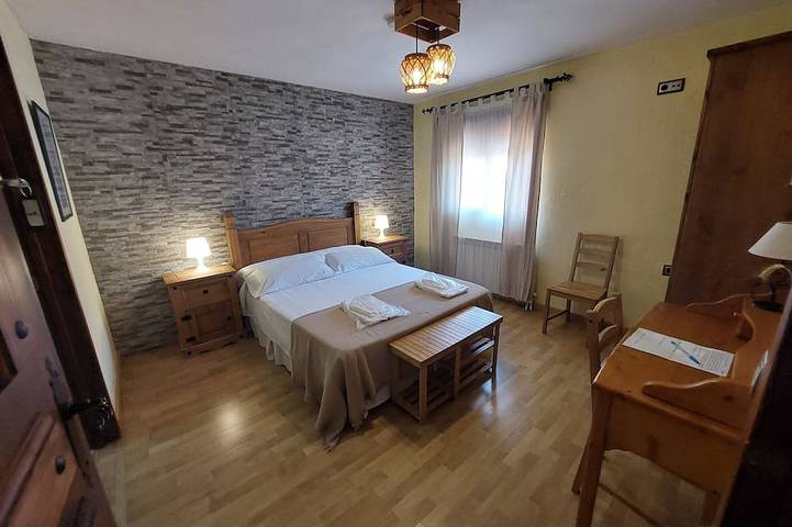 Cottage (Vollvermietung) El Pozo de la Cotarra für 8 Personen in Cabezuela, Segovia Provinz