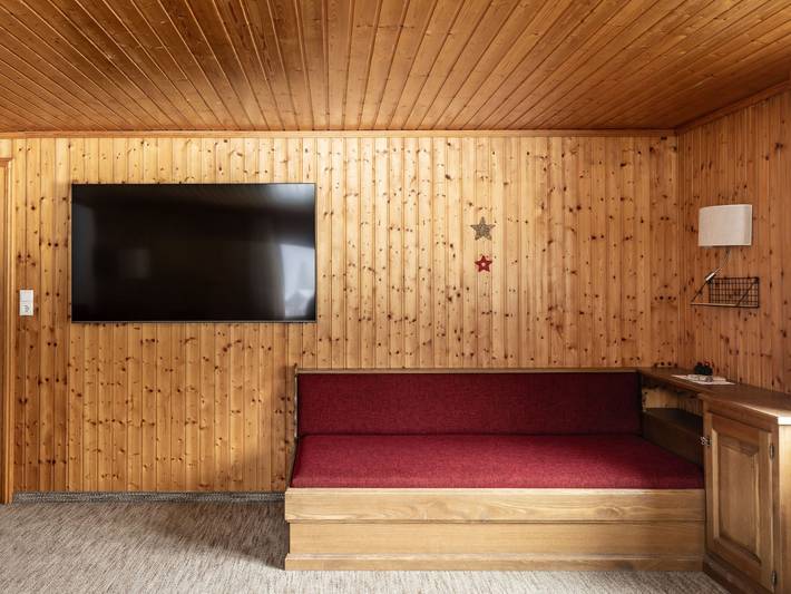 Ferienwohnung für 9 Personen, mit Ausblick und Terrasse sowie Garten, kinderfreundlich in Mellau - 3