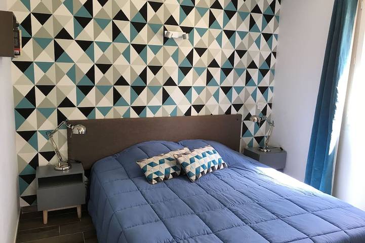 Location de vacances pour 8 personnes, avec jardin ainsi que jacuzzi et terrasse, animaux acceptés à Roche-Saint-Secret-Béconne - 2