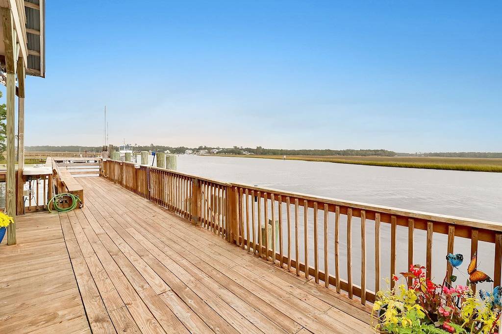 Gemütliches Haus am Wasser! 2Br / 2Ba Großes überdachtes Deck * Angelsteg * Schwimmsteg in Brunswick County
