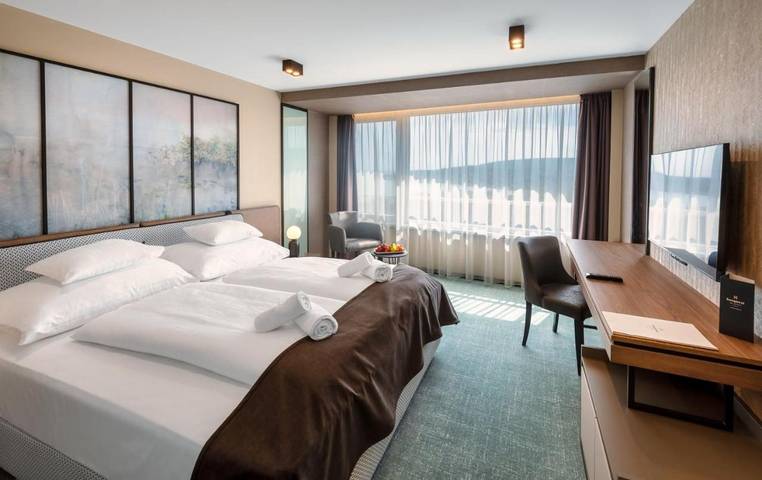 Hotel für 3 Personen, mit Terrasse und Garten sowie Kinderpool und Pool in Balatonalmadi - 3