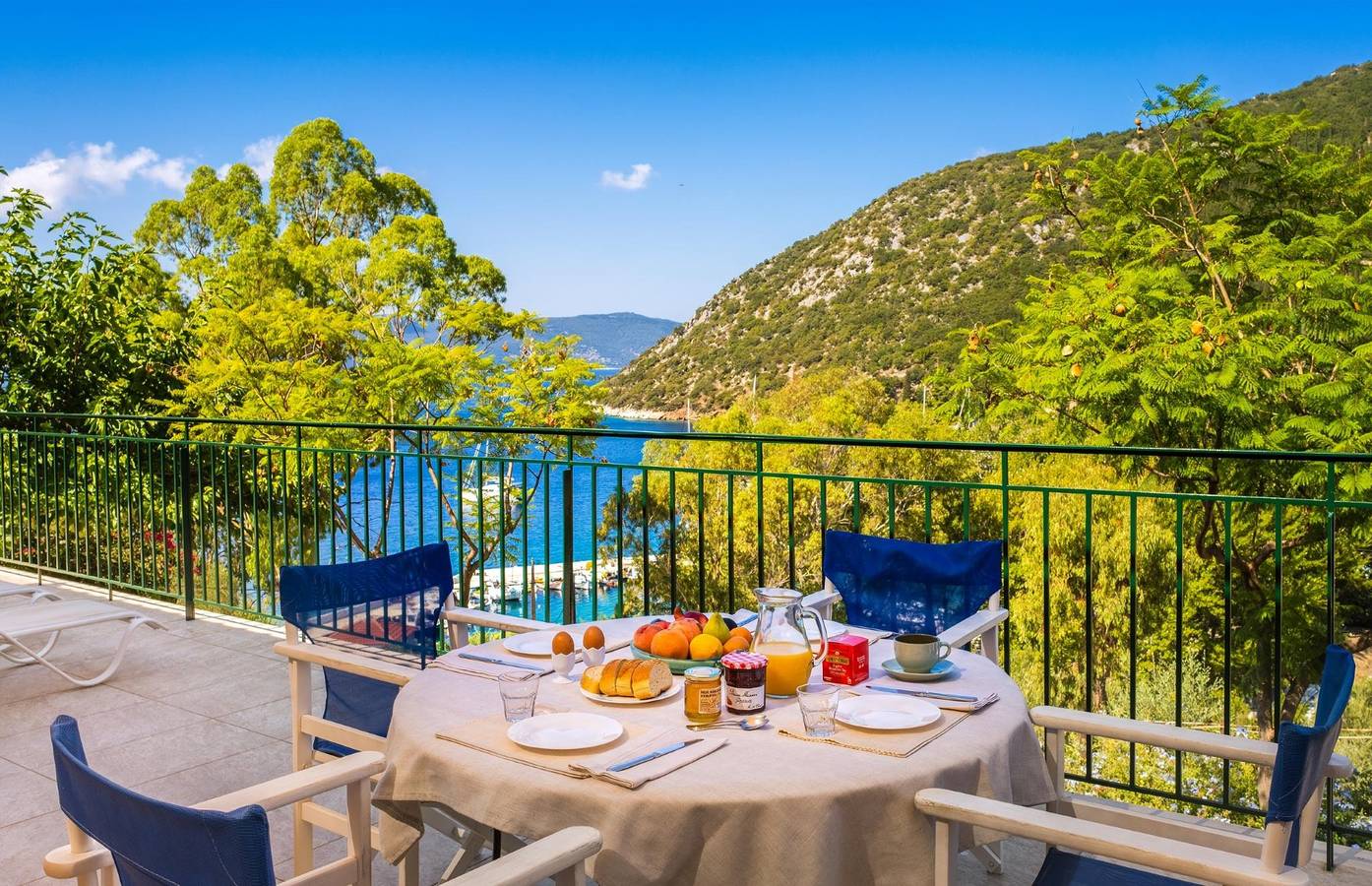 2 Bedroom Villa with Kefalonia Views and Beach Path near Stavros in Ithaque