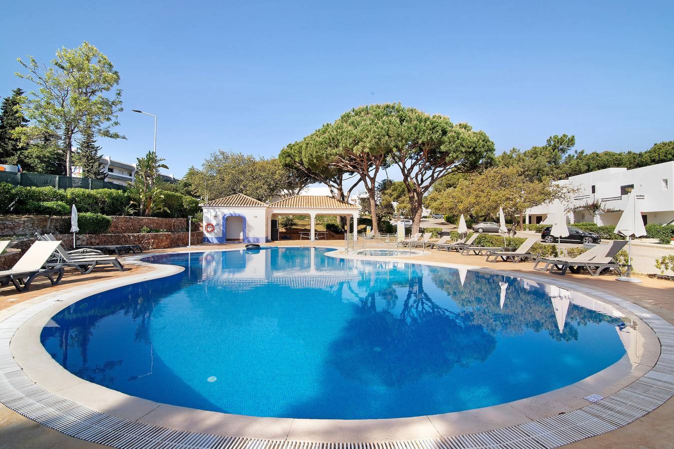 Apartamento inteiro, Apartamento Balaia perto da Praia com Piscinas Partilhadas in Albufeira, Distrito de Faro