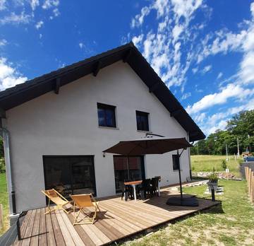 Gîte pour 6 personnes, avec jardin à Theys