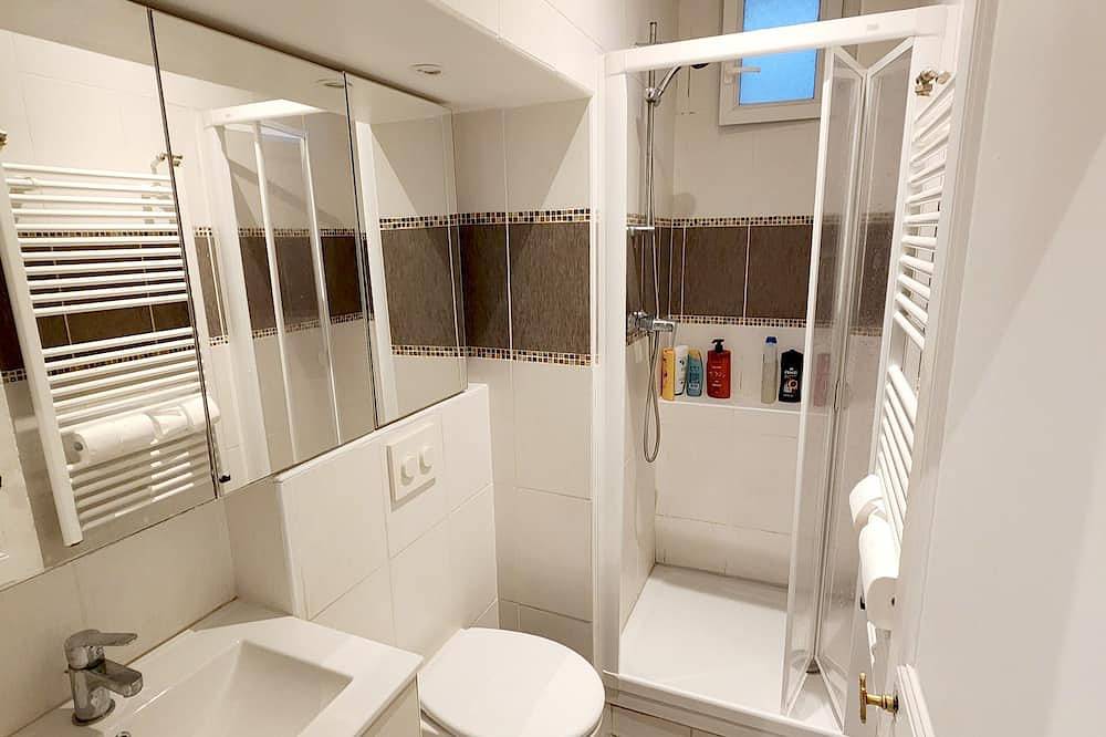 Appartement entier, Appartement de style parisien, chaud, lumineux et proche des transports in Villeneuve-la-Garenne, Hauts-de-Seine