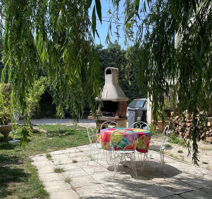 Gîte pour 5 personnes, avec jardin à Pujaut - 4