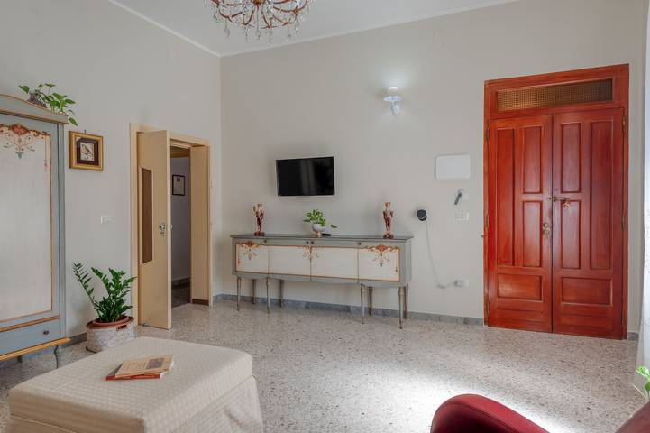 Entire apartment, Apartment 'Casa Degli Zii' with Private Garden, Wi-Fi and Air Conditioning in Trepuzzi, Lecce Province