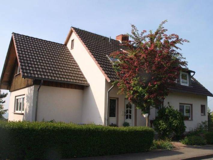 Ferienwohnung für 5 Personen, mit Terrasse und Garten sowie Ausblick in Lichtenfels