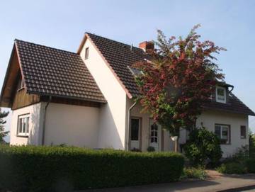 Ferienwohnung für 5 Personen, mit Ausblick und Garten, kinderfreundlich in Lichtenfels