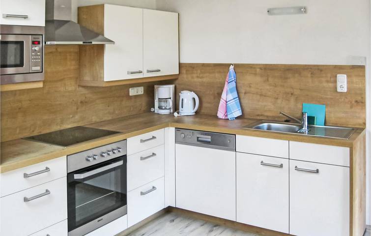 Ganze Ferienwohnung, Bergblick-Apt mit WiFi, Parkplatz & Terrasse in Reith im Alpbachtal, Kaisergebirge