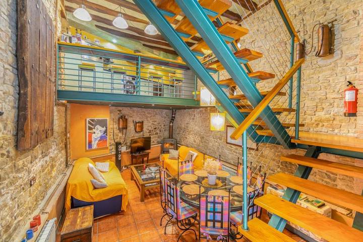 Casa rural para 8 personas, con Balcón y Terraza además de Piscina y Vistas en Comarca de Tafalla