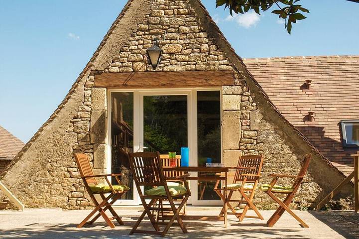 Casa rural para 5 personas, con terraza además de piscina y jardín - 1