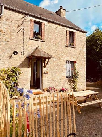 Gîte pour 4 personnes, avec jardin et terrasse à Digosville