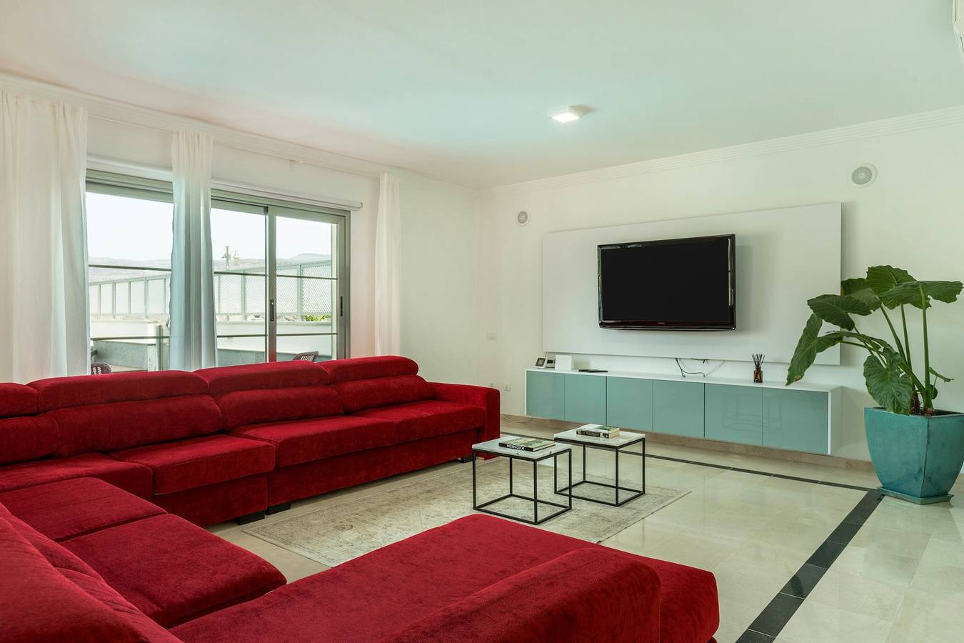 Appartement entier, Appartement "Happy Dreamer" avec grande piscine, vue sur les montagnes et Wi-Fi in Puerto Rico (Gran Canaria), Grande Canarie du Sud